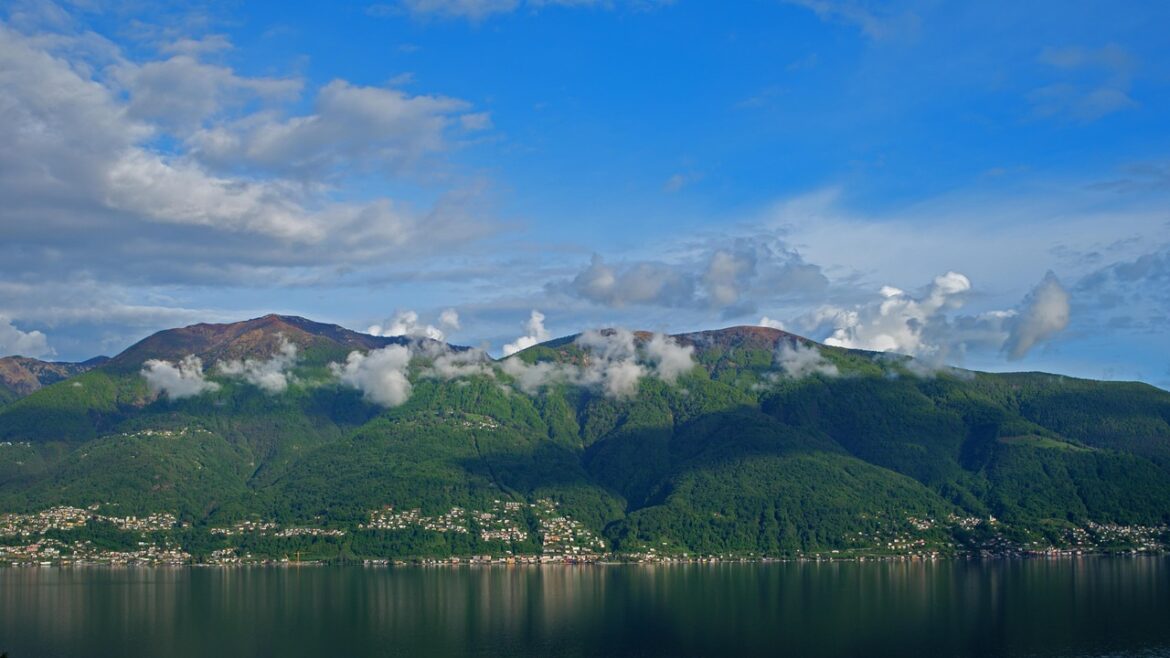 Wassertemperatur Lago Maggiore: Wann sich Baden wirklich lohnt – alle Infos für Urlaub & Wassersport