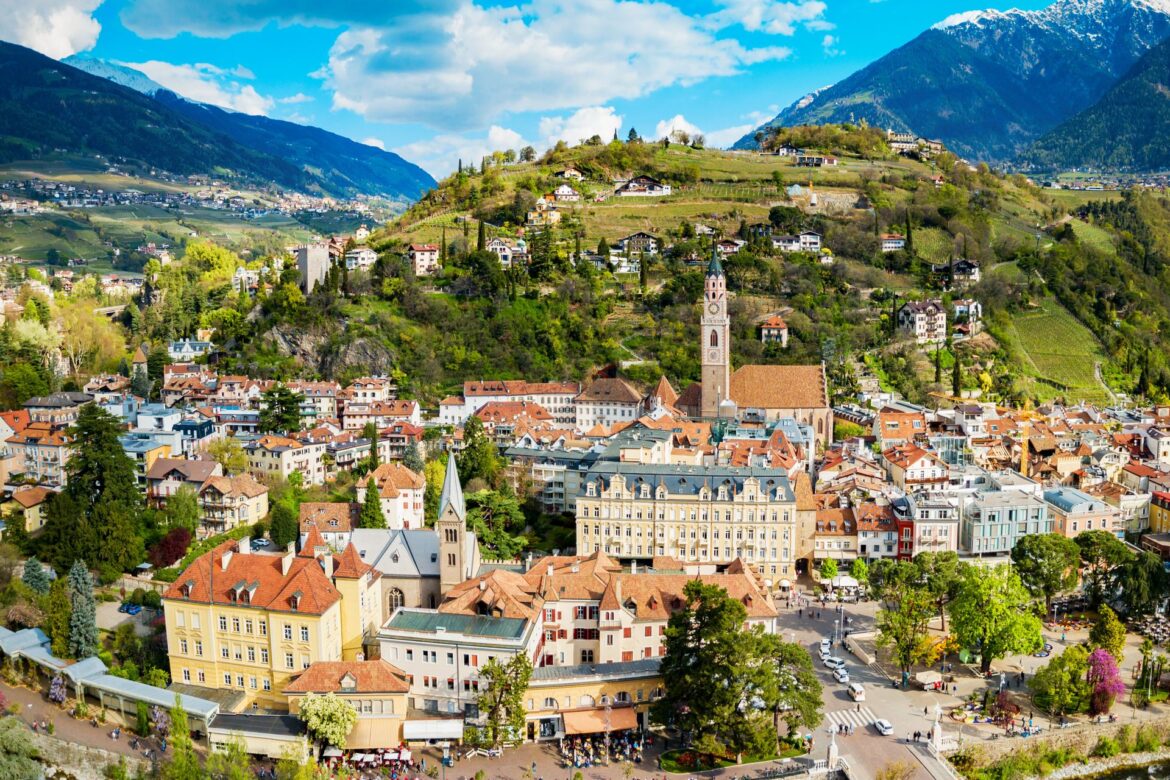 Urlaub rund um Meran: Urlaub zwischen Stadt, Gärten und ruhiger Hanglage